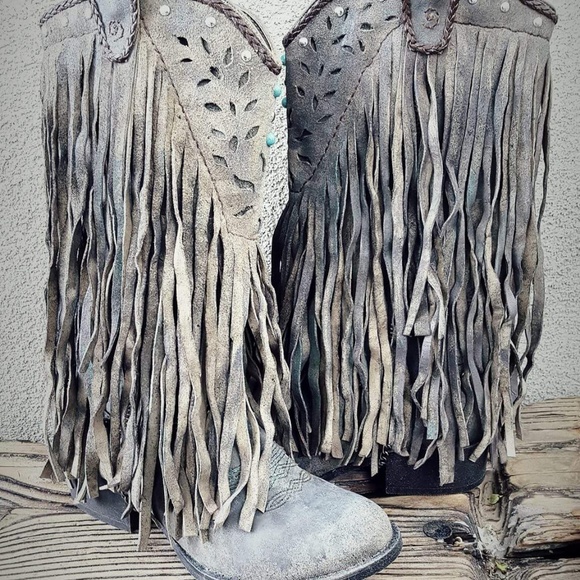 Upcycled long fringe boots - Picture 6 of 8